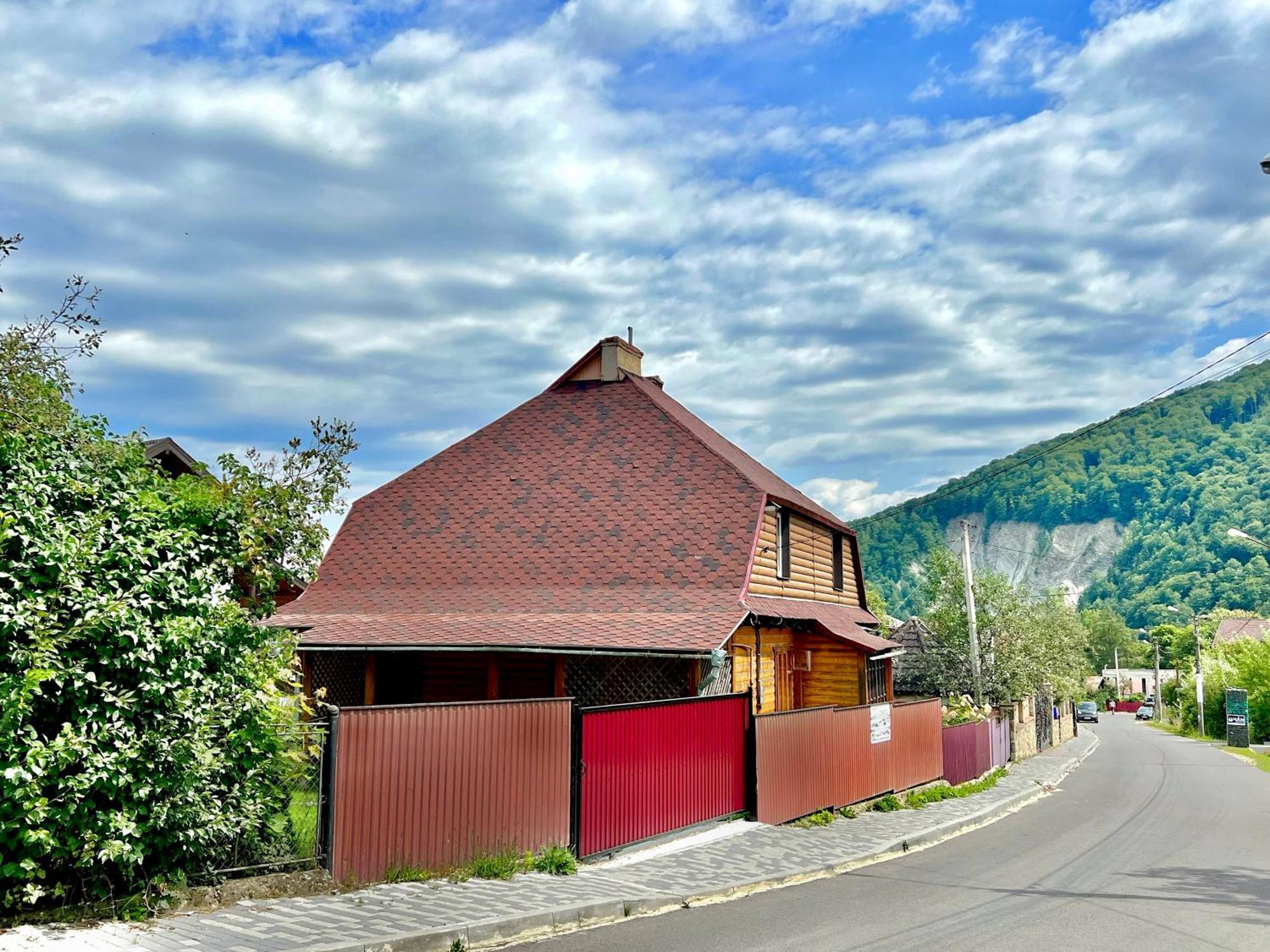 Hotel Хатинка Jaremče Exteriér fotografie